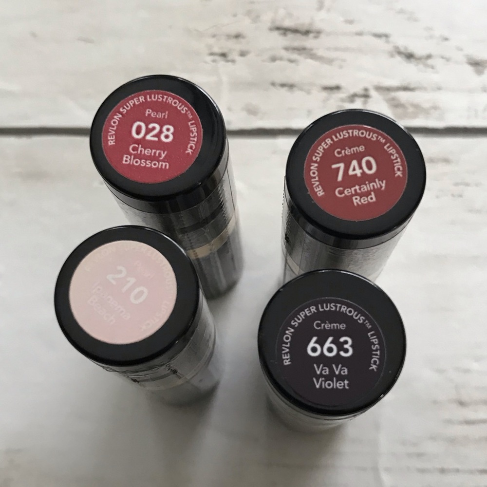 (4)Revlon Lipsticks Bundle NEW